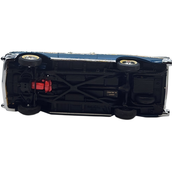 Danbury Mint 1957 Chevrolet Bel Air Convertible - Picture 7 of 9